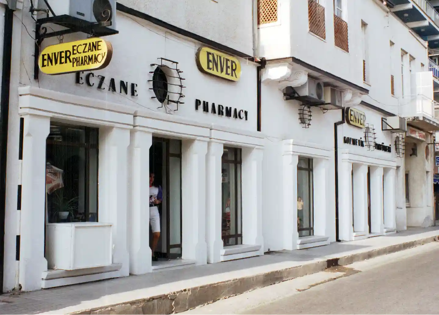 Enver Eczanesi Girne Şubesi - 1988 Yılı